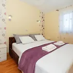 דירה Two-bedroom With Sea View In ספליט