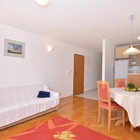 Apartment Two-Bedroom Apartment With Sea View In Split