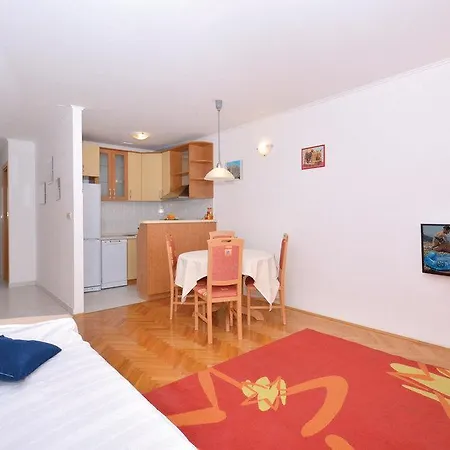 Apartamento Two-bedroom With Sea View In *