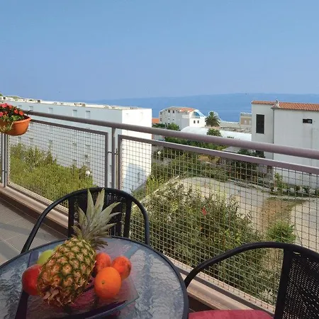 Two-bedroom With Sea View In Apartamento *