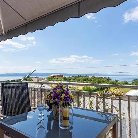 Two-bedroom With Sea View In Apartamento