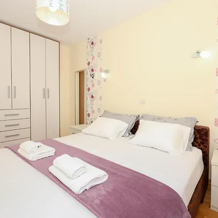 Apartamento Two-bedroom With Sea View In Split