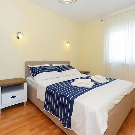 Apartamento Two-bedroom With Sea View In Split