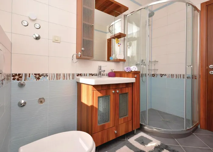 Two-bedroom With Sea View In Split