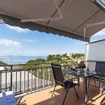 Two-bedroom With Sea View In 아파트 스플리트