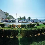 Two-bedroom With Sea View In 아파트 *