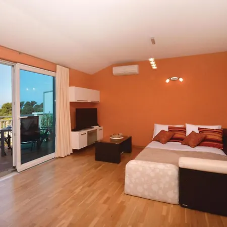 Two-bedroom With Sea View In *