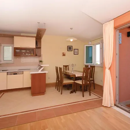 Two-bedroom With Sea View In Split