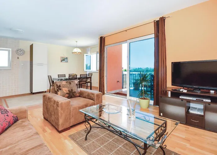 Two-bedroom With Sea View In Apartmán *