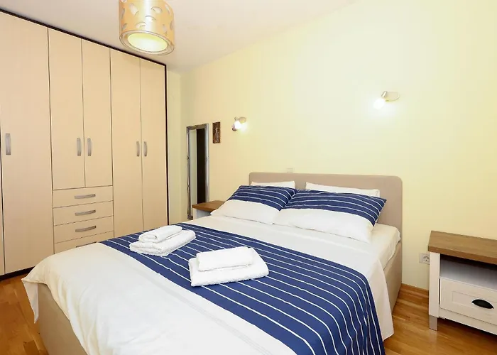 Apartmán Two-bedroom With Sea View In