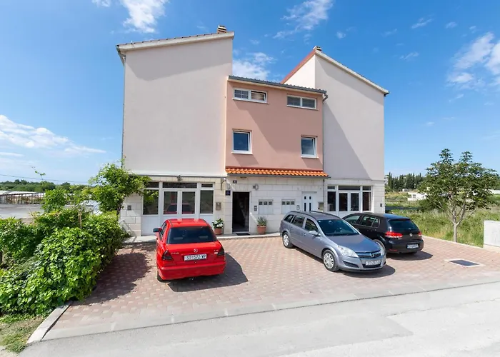 Two-bedroom With Sea View In Apartmán